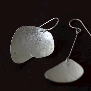 圓葉不對稱耳環 (E0180)