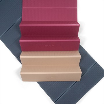 【QMAT】8mm加厚折疊瑜珈墊 台灣製造(附贈拉鍊收納背袋 Yoga Mat)