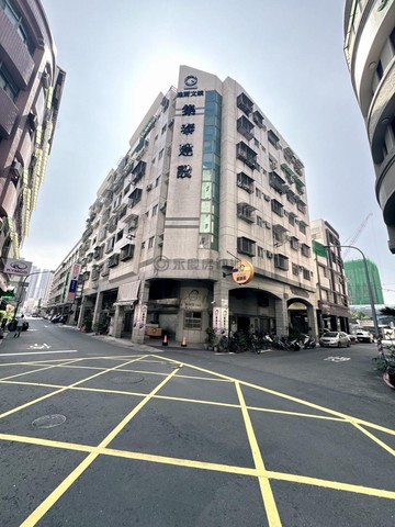 高鐵/新光三越/科技之心/商圈亮麗三房+車位｜高雄市左營區重惠街