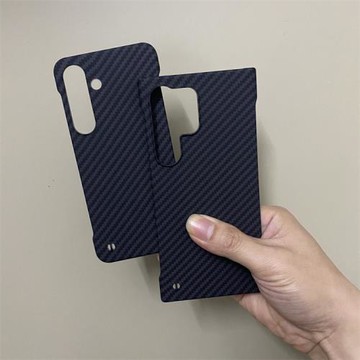 適用三星S24凱夫拉同款手機殼s24ultra新款高級商務碳纖維紋保護套s24+潮流超薄商務半包無邊框Ultra防摔硬殼