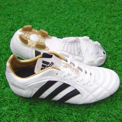 もっちゃんadidas NEW 超軽量 レガースホワイトゴールド/Sサイズ もっちゃん様専用adidas NEW 超軽量 レガースホワイトゴールド/S