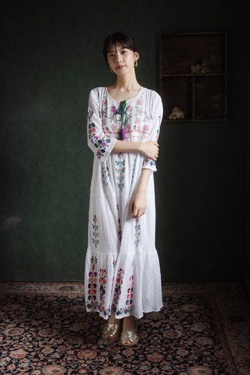 七分袖刺繡圖樣長洋裝