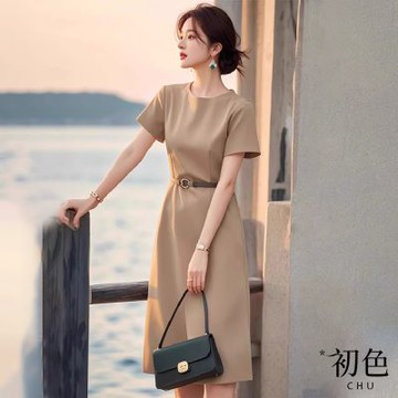 初色 素色顯瘦圓領短袖收腰連身裙長裙連衣洋裝-卡其色-14444(M-2XL可選)