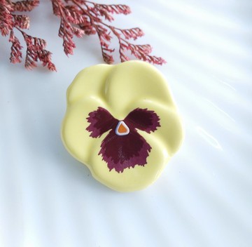 Vintage Jewelry AVON 三色堇 淺黃 可愛 花卉 別針  胸針