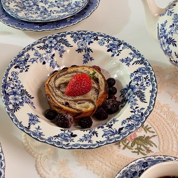 iwooa 英國皇室淺義大利麵碗 22公分  1個  白色 + 藍色