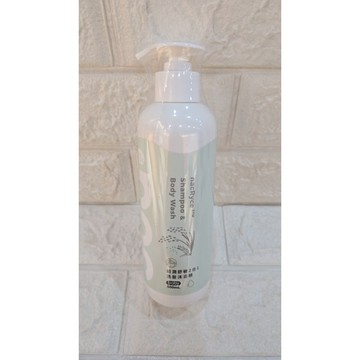 nac nac 初潤舒敏2合1洗髮沐浴精300ml-2028/07