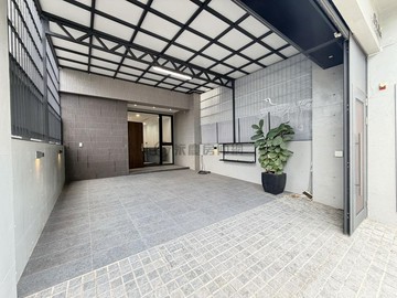 大坪頂全新有孝親房質感面寬雙車墅｜高雄市小港區高坪六十六路