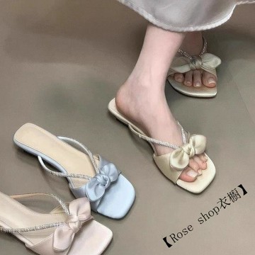 2026新款蝴蝶結配裙子水鑽露趾一字拖鞋方頭涼鞋夏季仙女外穿 網紅拖鞋 涼鞋 涼拖鞋 度假拖鞋