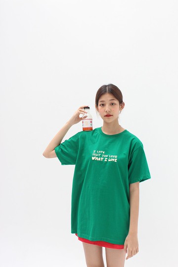 我喜歡那個綠色的 T 卹