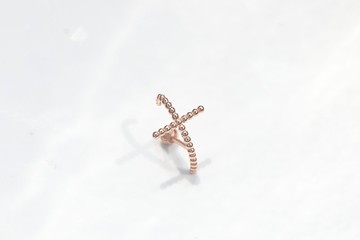 純14K  珠珠十字架鎖珠耳環(單個)耳骨 耳窩 不退色