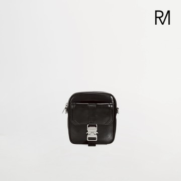 【ROBINMAY】維克斜背包(直式)(黑色)
