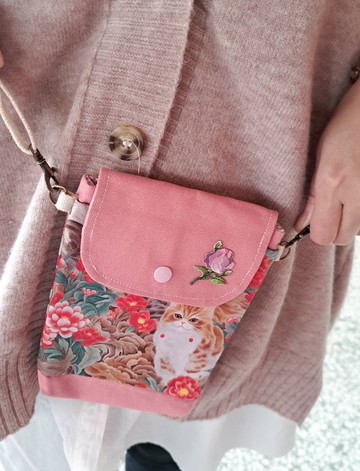 傲嬌貓咪拼布手機隨身包~限量獨家