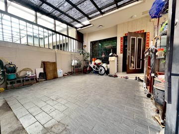 樹孝商圈輕屋齡前院車庫別墅｜台中市太平區樹孝路