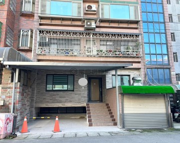 中原商圈體育園區*一樓前院停車3+1房｜桃園市中壢區國泰街