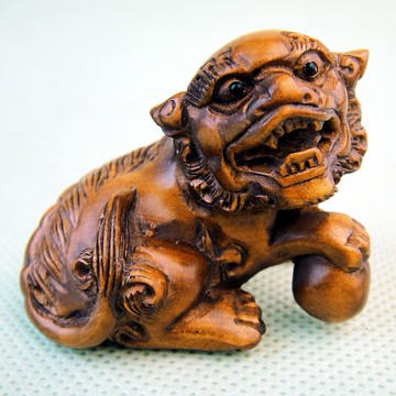木檀世家黃楊木擺件手玩件踏球獅子 動物雕件古色古香獅子手把件