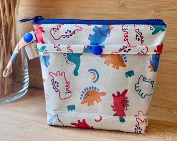防水收納袋 託藥袋 餵藥袋 化妝包 小恐龍