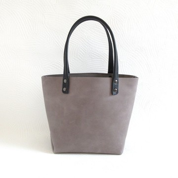 圓潤三角風琴側邊・牛革・寬底座迷你托特包・柔軟光滑皮革・大理石灰・0609