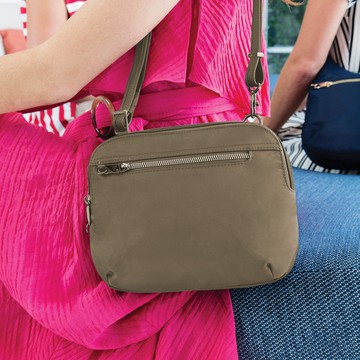 TRAVELON Tailored防盜斜背中包(棕)