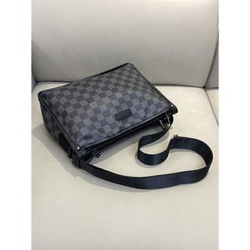 潮牌男士斜挎包日韓商務休閑單肩包男大容量時尚格子男包橫款耐磨