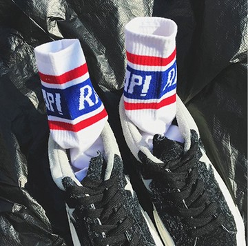 FINDSENSE 品牌  韓國 時尚 潮 男女 情侶襪子 個性文藝 運動 數字 街舞 滑板襪  中筒 潮 長襪