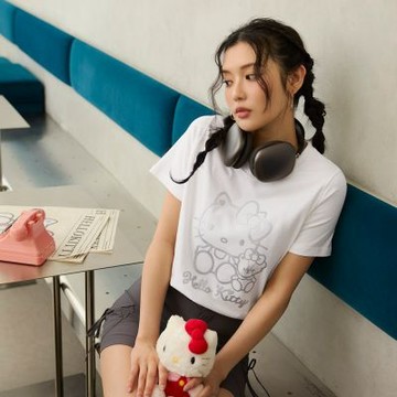 OB嚴選中大尺碼-KITTY 經典再現．純棉立體燙銀印花TEE《IK0060》