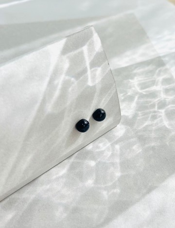 藍砂石單顆耳針 / 能量石 / 單顆耳針 / 18K / 單顆 / 簡約 / 過敏友善 / 藍砂石 / 無耳洞耳夾