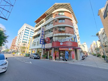 文化中心醒目三角窗1+2樓公寓店面｜高雄市苓雅區廣州一街