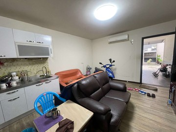 瑞隆籬仔內騎樓停車透天｜高雄市前鎮區育群街