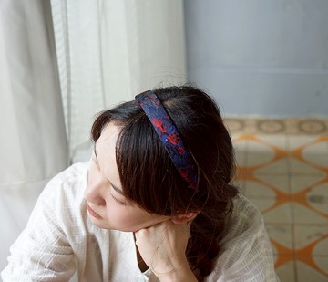 古董領帶改製手工髮箍-浪漫的體質-深藍緹花-窄版-情人節禮物