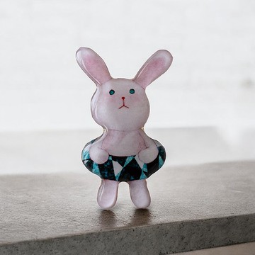 兔子夢見了去海邊游泳 (胸針)