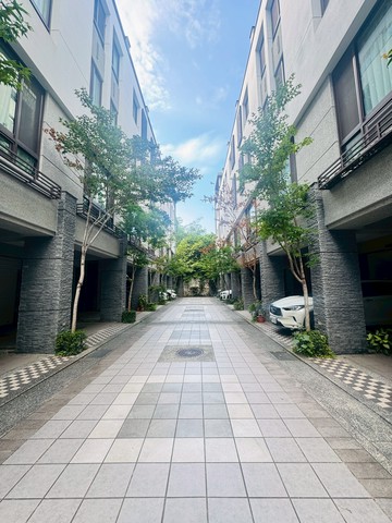 南投輕屋齡美別墅｜山水春曉三房可停雙車｜南投縣南投市成功東路