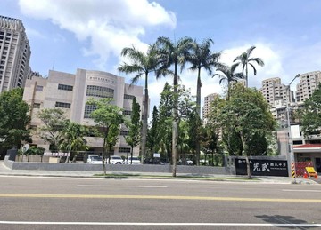 長春街甫園二期~大面寬+大使用空間~平面停雙車｜新竹市東區長春街