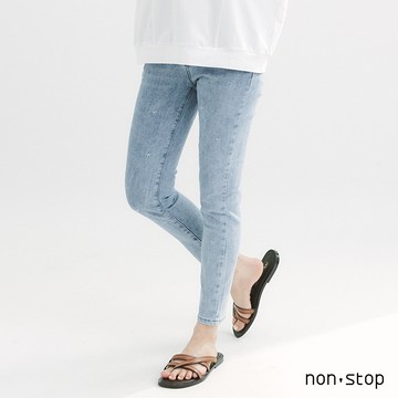 non-stop 綴意時光蝴蝶結刺繡窄管牛仔褲-1色