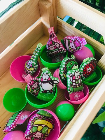 小卷喃喃:小犬嗷嗷-原創角色玩偶扭蛋吊飾