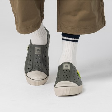 moz 瑞典 駝鹿 雙色洞洞餅乾水鞋 (奶蓋橄欖綠)