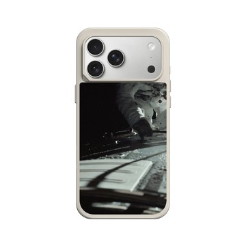 iPhone 17 Pro Max SolidX 貝殼灰 - NASA - Apollo 17 - Astronaut Evans Trans-Earth Coast