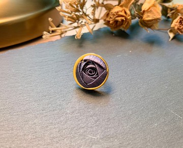 Re-Re蠶絲金工—吳爾芙大玫瑰徽章(金)