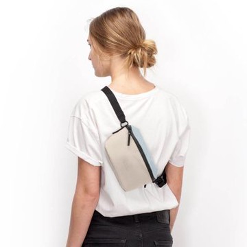 Ucon Acrobatics Jona Medium Lotus Infinity 側背包 - 灰藍 / 淺沙色