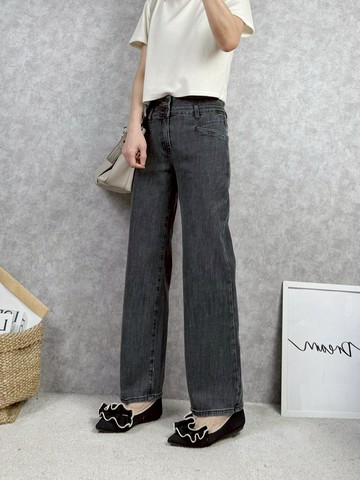 早春碳黑時尚｜剛剛好修飾的小直筒牛仔寬褲