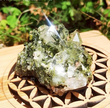 🌿土桑展精選：土耳其綠簾石共生水晶0321-44號 Epidote ~釋放負面性、擁抱正面模式、散發吸引力
