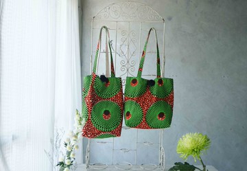 手作-夏日印花非洲布花大毛球托特側背包-草間迷幻綠