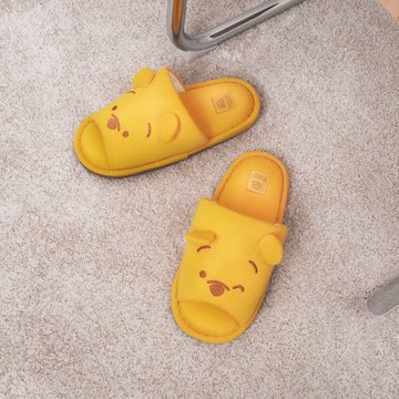 迪士尼小熊維尼室內拖鞋