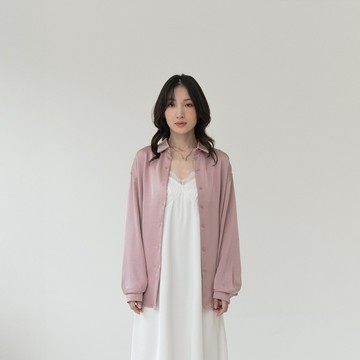 QUEENSHOP_S 女裝 長袖 閨房風-質感緞面光澤長袖襯衫-粉 現+預 【01025794】