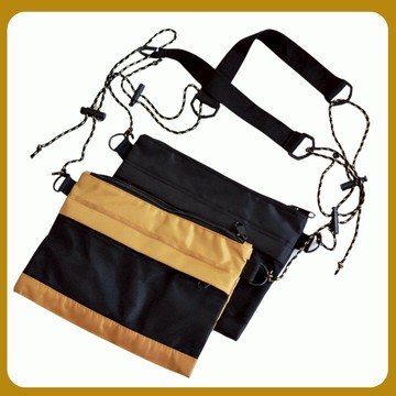 台灣現貨 防潑水 隨身小包 100克 扁包 戶外 減壓背帶 OUTDOOR 網眼 露營 D扣 地震 求生包