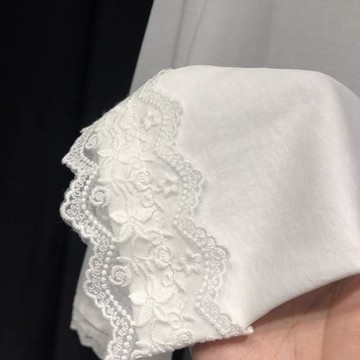 【台灣出貨】大碼女裝 純棉特大碼300斤 純色蕾絲拼接連帽T恤女 寬鬆遮肉顯瘦上衣 2026秋季時尚百搭日常穿搭
