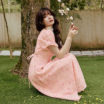 OB嚴選-浪漫公主澎袖碎花綁帶洋裝《DA10320-》