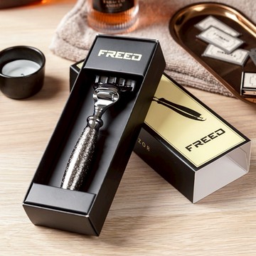 [快速出貨]【FREED】蝕刻系列 - 五刀式刮鬍刀 - 蝕刻雕花鍍鎳版 客製化刻字 生日禮物 送禮推薦 男生禮物 現貨 摩羯座 水瓶座 禮物獨家 新品上市 情人節禮物