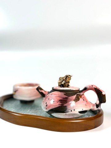 鎏金金牛粗陶茶壺