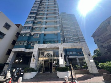 鹽埕亞灣駁二特區稀有超大室內42坪大3房車位｜高雄市鹽埕區必忠街