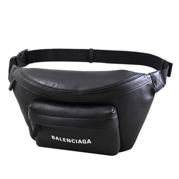 BALENCIAGA 巴黎世家 552375 Everyday 燙印LOGO斜背胸口包/腰包.黑